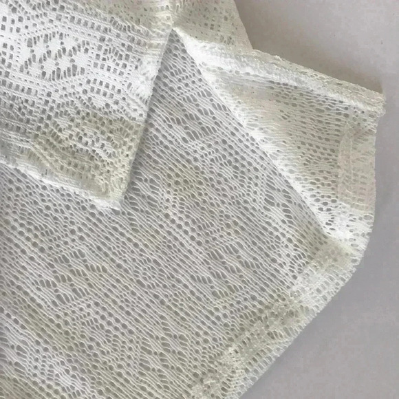 Akemi + Kin Bratton Lace Top Size M/L—A3 - Picture 3 of 8